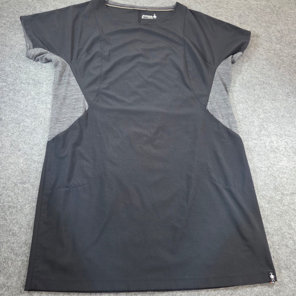 Smartwool Merino Sport Dress Womens Medium Black Gray Short Sleeve Pockets